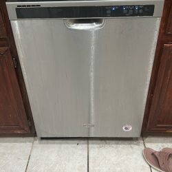 Whirlpool Dishwasher In Great  Condition For Sale