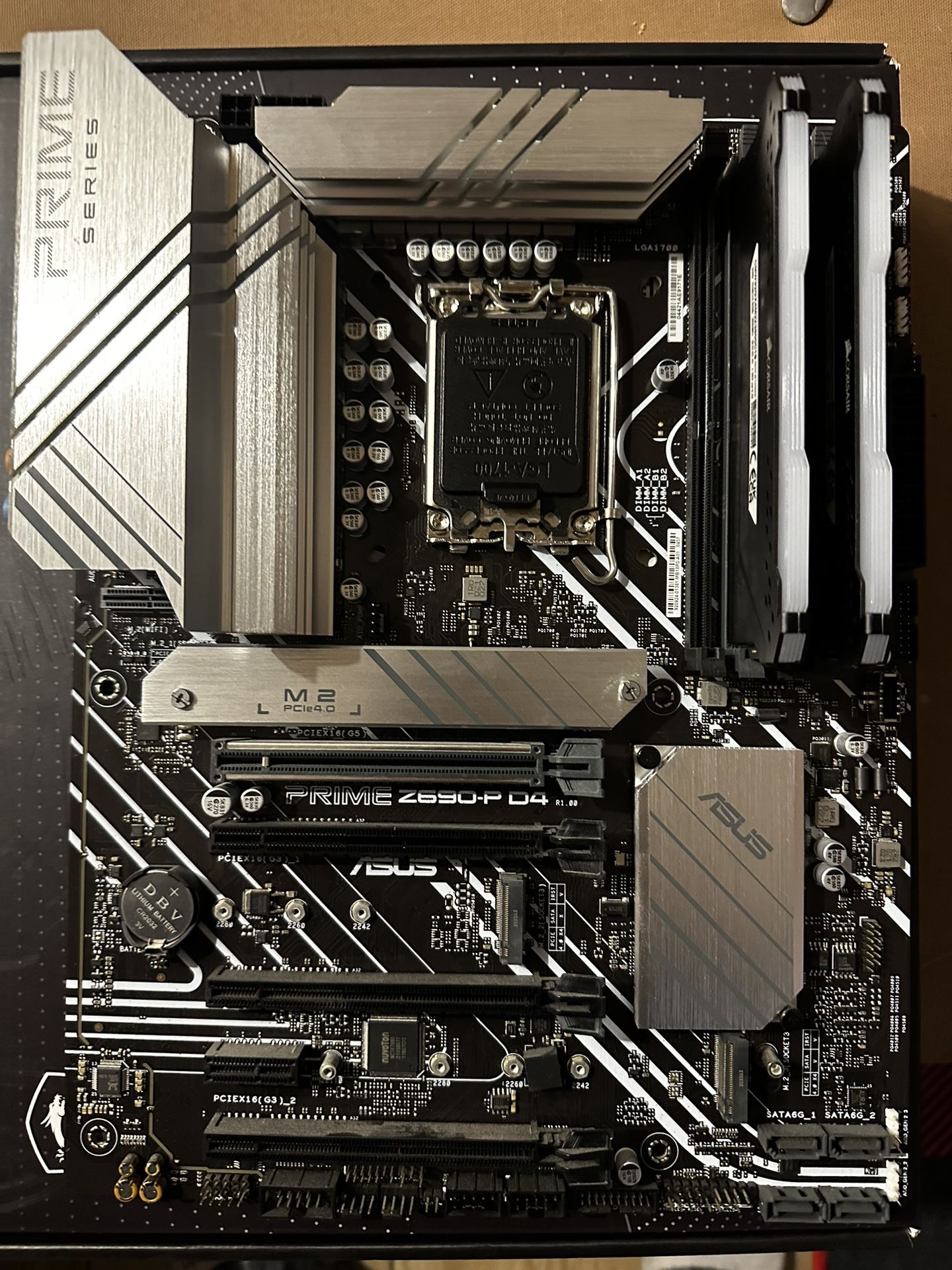 Asus Prime Z690-P D4 (32 GB 3600MHz Corsair Vengeance RGB Included)