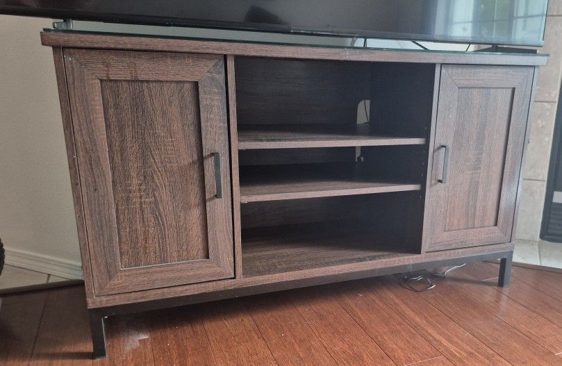 Entertainment Cabinet/Tv Stand