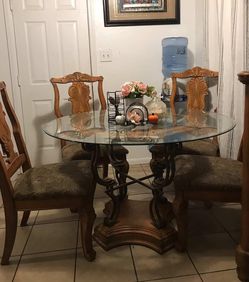 Dinning table