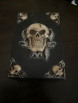 Skeleton Head Trinkets Box