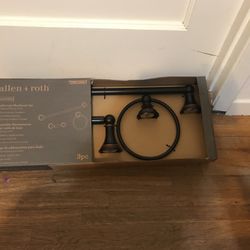 Allen + Roth Bathroom Hardware Set