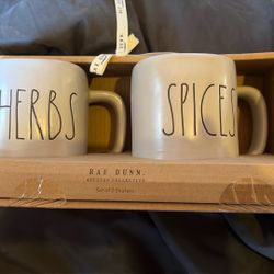 Rae Dunn Shakers