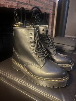 Dr. Martens Bex Women’s Size 9