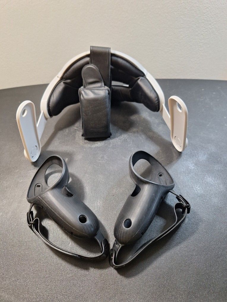 Meta Quest 3 Upgrade Kit: Comfort & Control Bundle (Topcovos Head Strap + AMVR Controller Grips) Lightly Used – Excellent Condition