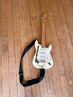 Squier Mini Stratocaster Maple Fingerboard Electric Guitar