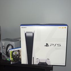 PS5 Gaming Console / MW2 / Turtle Beaches