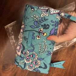 Vera Bradley RFID Smartphone Wristlet in Peacock Garden New