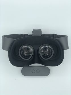 Google Daydream VR headset Thumbnail