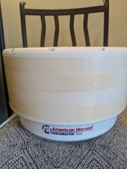 American Harvest Snackmaster Elite Food Dehydrator | $15