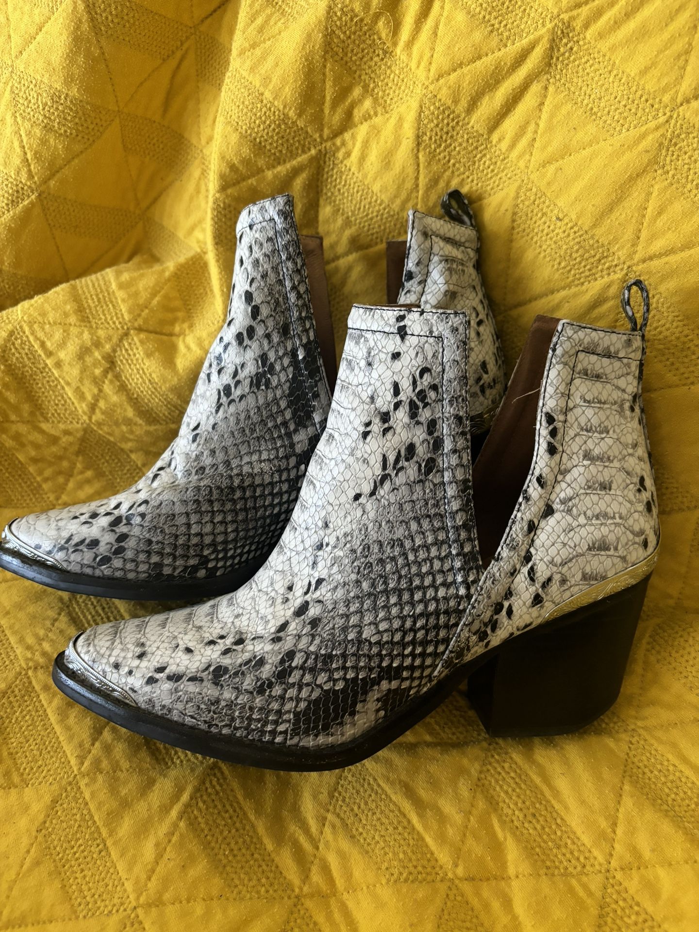 Jeffrey Campbell Cromwell Booties