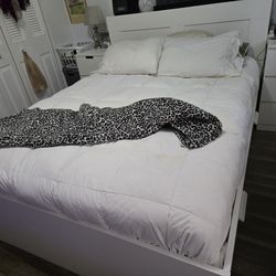 Queen bed with storage