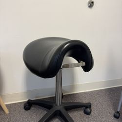 Lab stool adjustable 