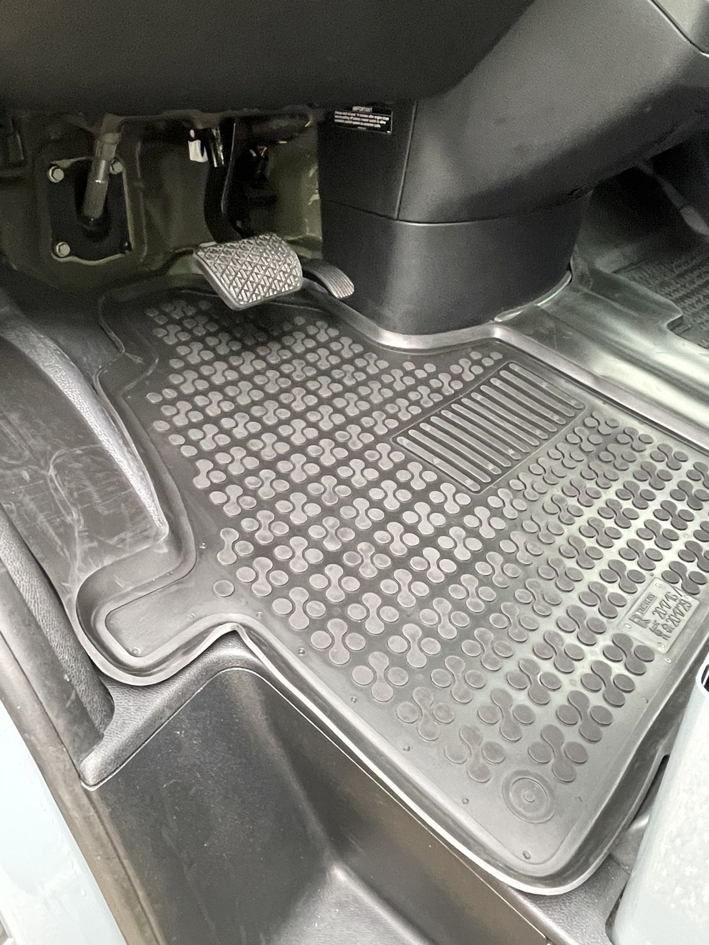 REZAW PLAST Floor Mat For Mercedes Benz Sprinter 2007-2022 CARGO ONLY BLACK
