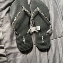 New Old navy Flip Flops Women Size 8