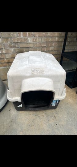 Medium Dog House
