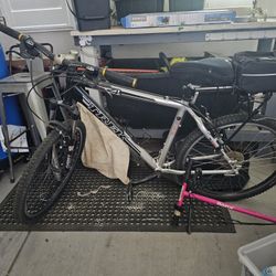 Trek Series 4 Mountain. Bike 