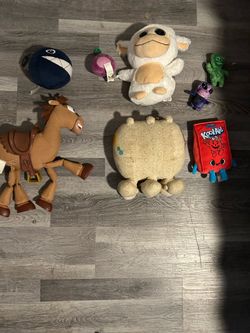 Guns/ toys/ stuff animals
