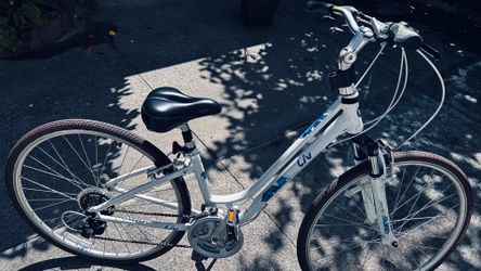Liv Flourish FS 1 – XS Frame – Stylish & Comfortable - Girls Bike