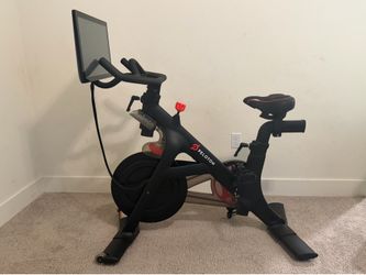 Peloton Exercise Bike with Touchscreen – Excellent Condition