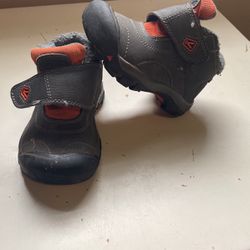 Keen Toddler Boots Size 9