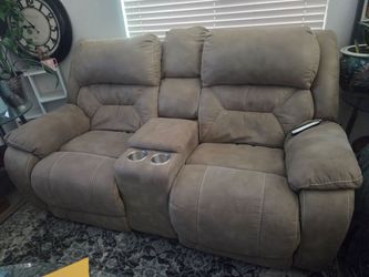 Double recliner loveseat