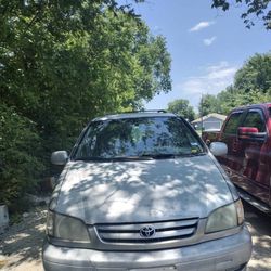 2002 Toyota Sienna 