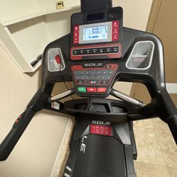 Treadmill Sole F65