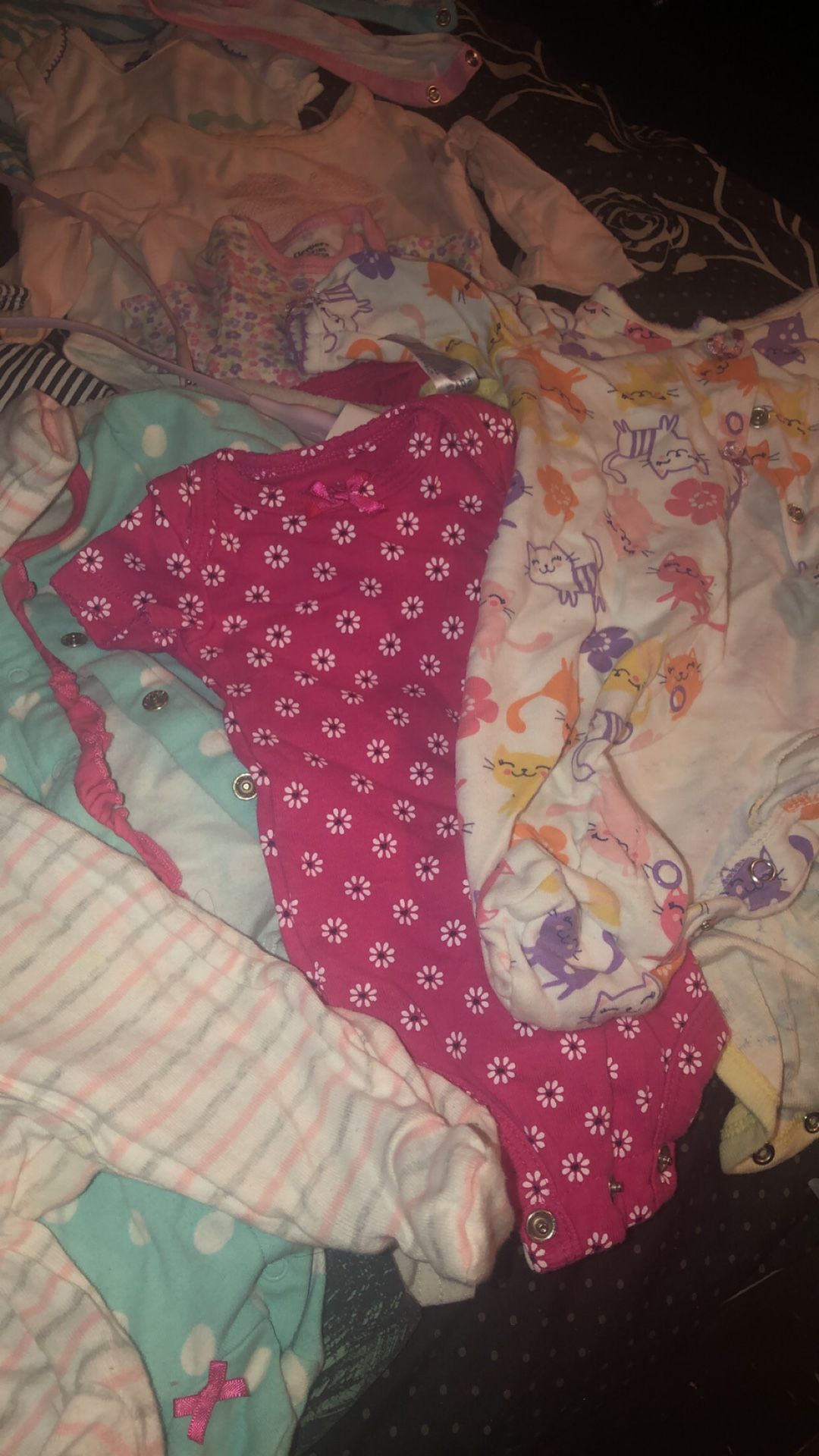 New born to 6 months clothes no stains more clothes not pictured