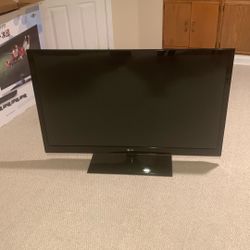LG  47 Inch  LED/LCD  TV With 3D  Blu-ray Player
