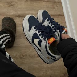 Low dunks Size 7