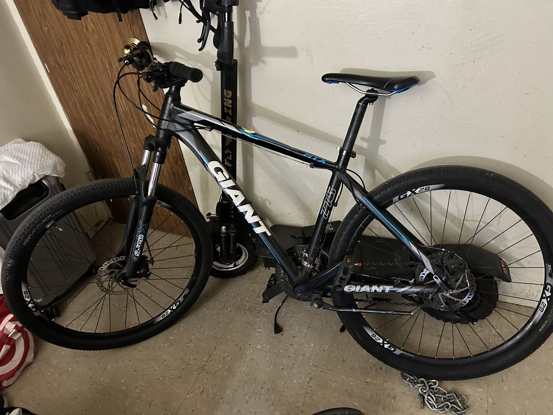 Giant Mountain Bike 28’ Smoke Grey With Blue Trim 