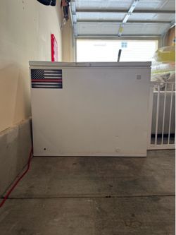 Mid size freezer
