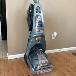 Bissell Proheat Carpet Cleaner w/attachment