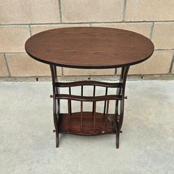 Vintage Magazine Table Brown Pre-owned Good Condition, Please Read The Description. 