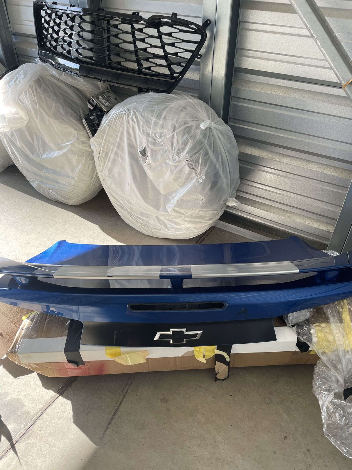 2016-2108 Chevy Camaro Rear Deck Trunk Lid With Spoiler Hyper Blue Metallic