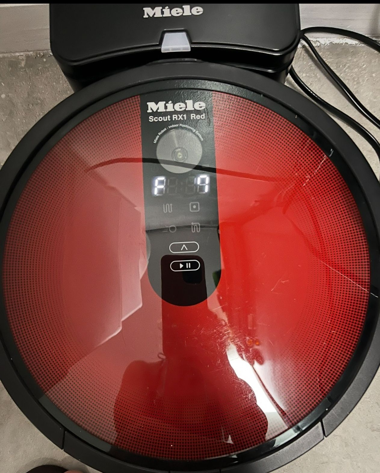 Miele Vacuum As Is, Turn On But Stopped Working I Don’t Know Why, I Just Bought A New Battery But Still showing Error 7, Was $600, Maybe Fixable.
