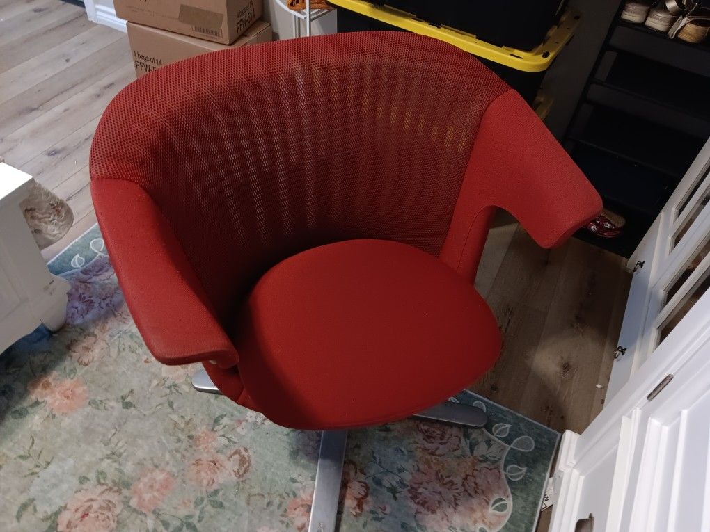 Red Steelcase Swvl Chr Good Condition