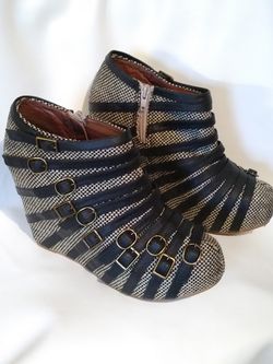 Jeffrey Campbell wedges size 9