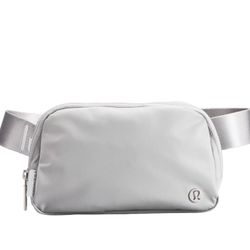 Lululemon Everywhere Belt Bag Silver Drop White Wordmark 