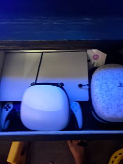 Brand new ps5 hardly used maybe 10 hrs of gameplay