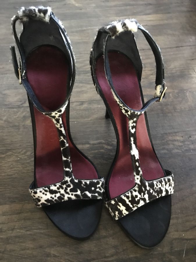 Used authentic Burberry heels size