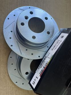 BMW 318i 318is 325 325i 87-91 Rear Drill Slot Rotors Ceramic Brake Pads