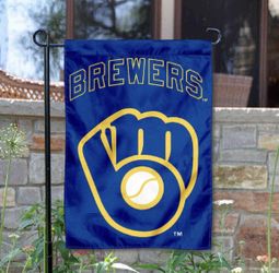 Milwaukee Brewers garden flag