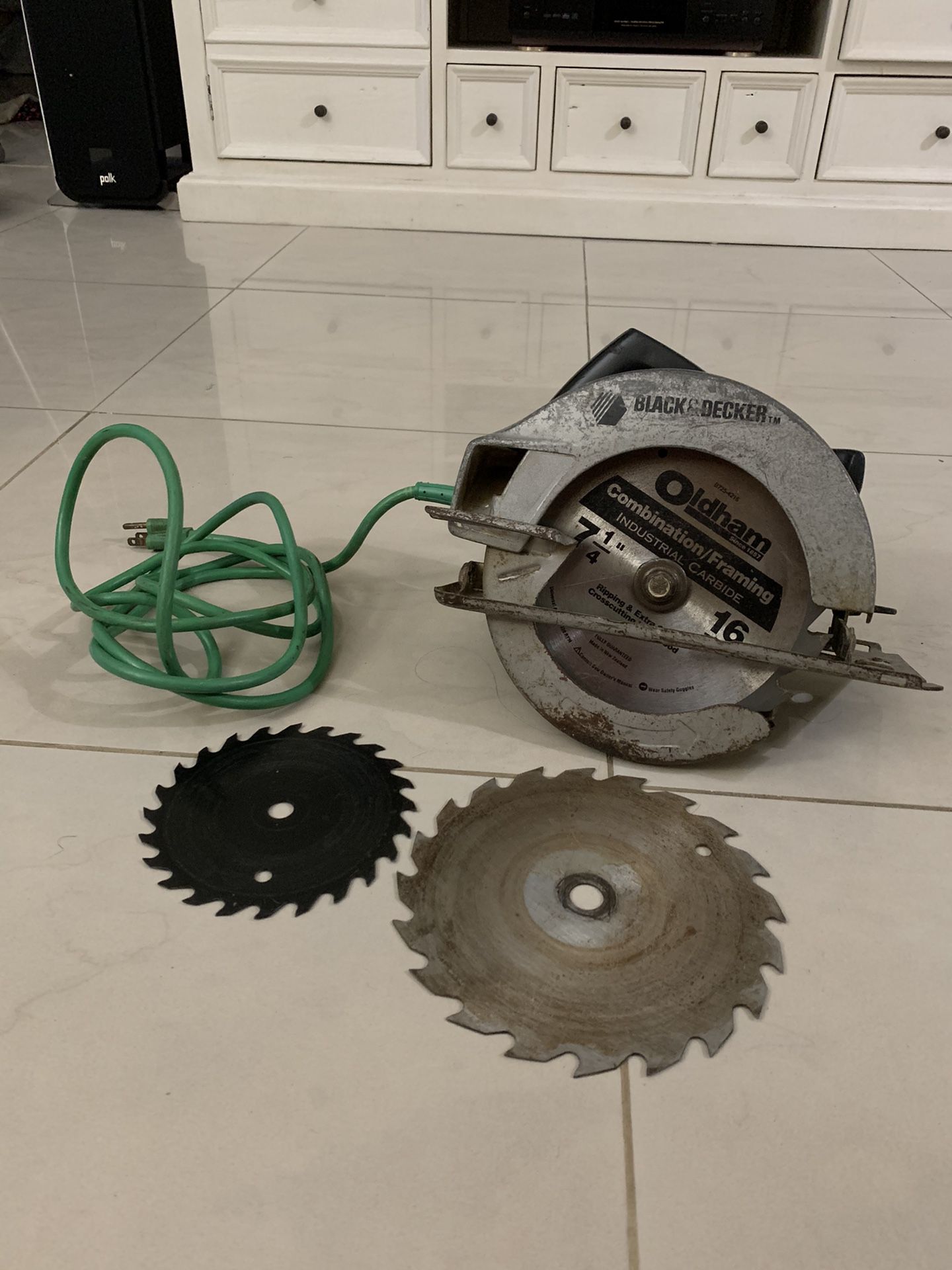 Black And Decker 7-1/4 Circular Saw with NEW Blade