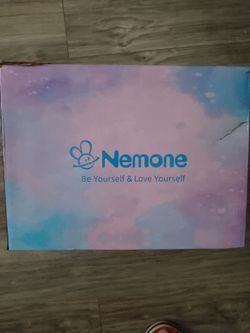 Nemone girl skates