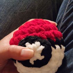  Crochet Pokeball