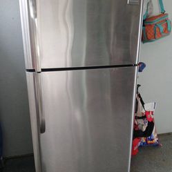 Frigidaire Fridge