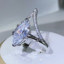 New 18k White Gold Engagement Ring 