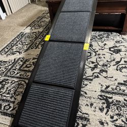 New or Like New Pet Ramp